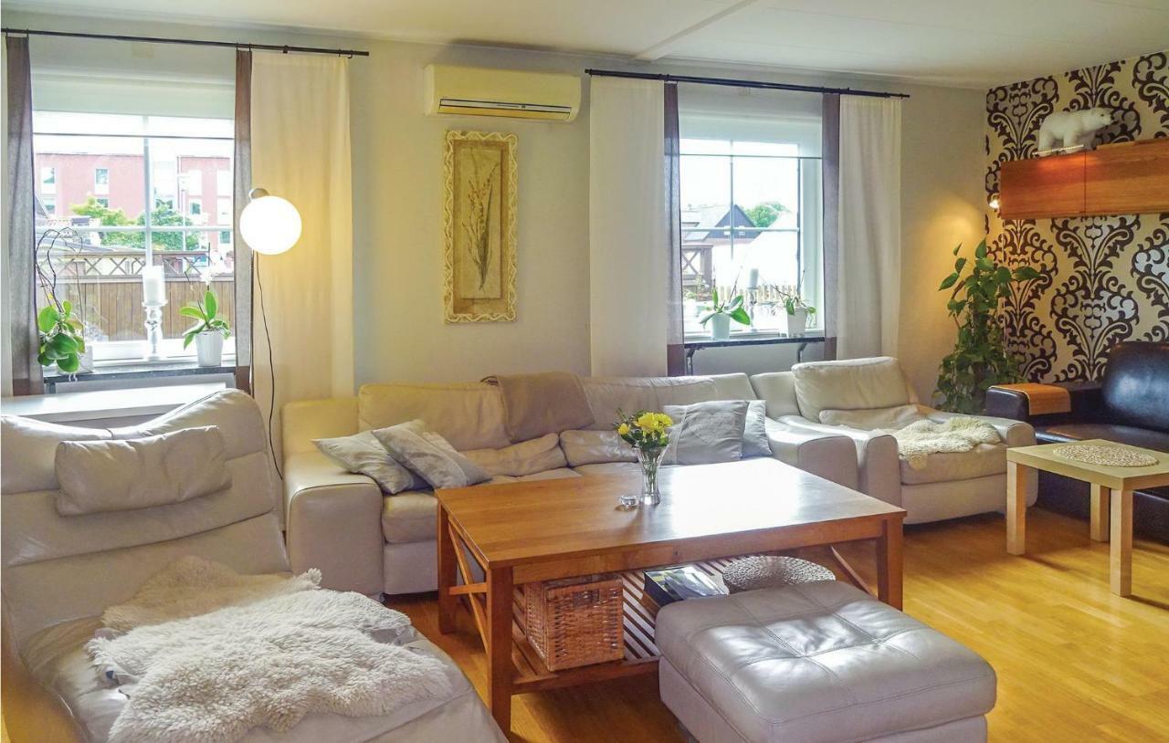 4 Bedroom Lovely Home In Hoeganaes Hoganas Exterior foto